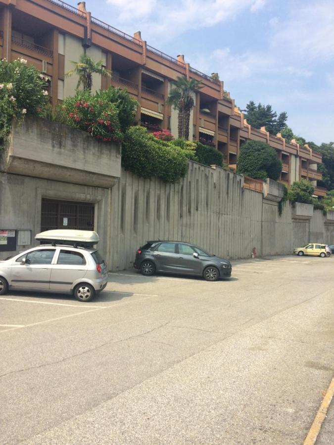 Casa Del Lago Maggiore Lesa Apartment Exterior foto